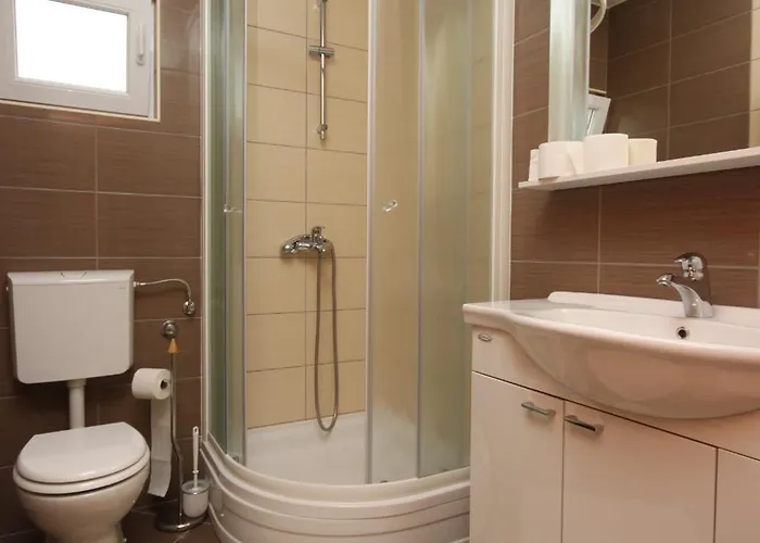 Apartman With Wifi Starigrad, Paklenica - 6577 Starigrad-Paklenica