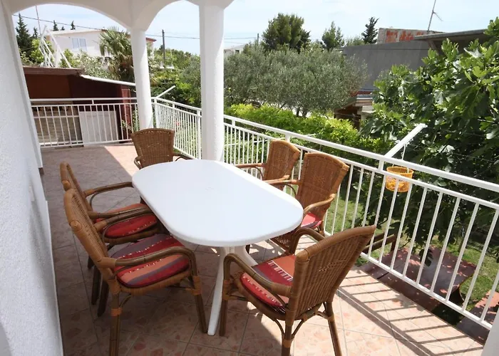 Apartman With Wifi Starigrad, Paklenica - 6577 Starigrad-Paklenica