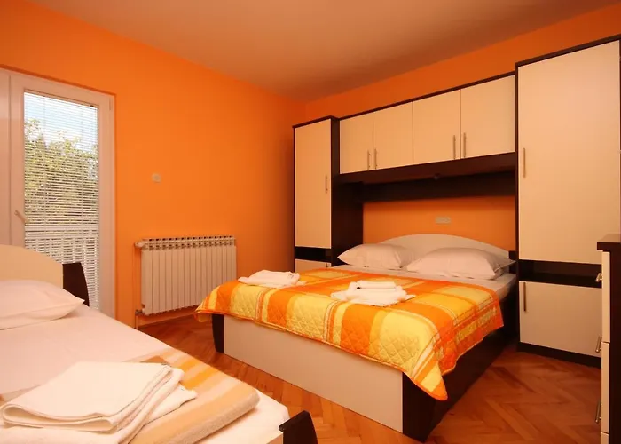 아파트 With Wifi Starigrad, Paklenica - 6577